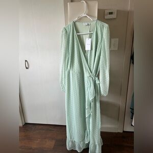 VILA Green Wrap Dress with Bishop Sleeves and V-Neck